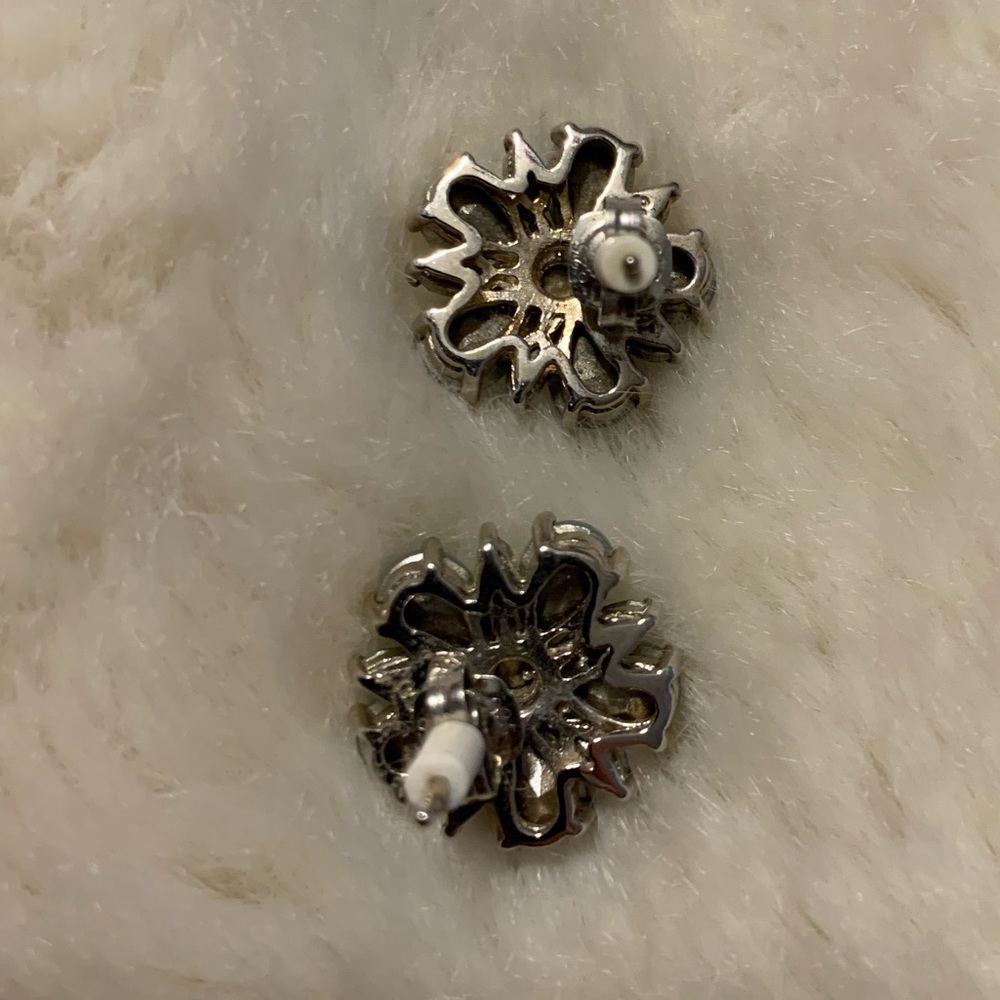 Simply Vera (Vera Wang)-white gold earrings - Picture 4 of 8